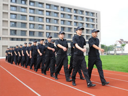 國(guó)盾特衛(wèi)保安工作認(rèn)真，勤懇，非常安全可靠!